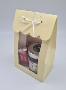 קלפה עם חורים לקשירה