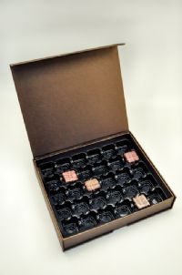 קופסת פרלינים מהודרת 30 סגירת מגנט - חום