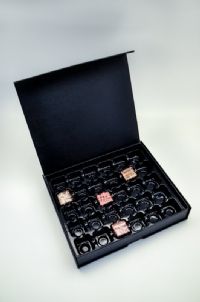 קופסת פרלינים מהודרת 30 סגירת מגנט - שחור