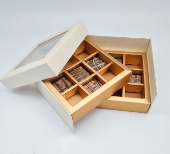 קופסת פרלינים מהודרת 2 קומות - שמנת