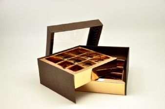 קופסת פרלינים מהודרת 2 קומות - חום