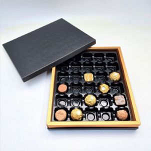 קופסת פרלינים מהודרת 30- מכסה אטום