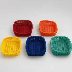 סלסלה מרובעת פלסטיק דמוי ראטן 15.5-15.5+7