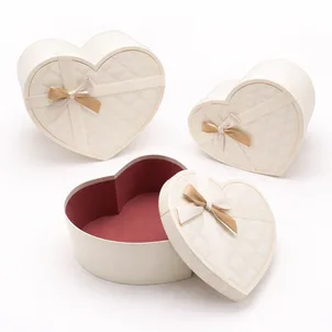 סט 3 קופסאות לב - שמנת פס זהב